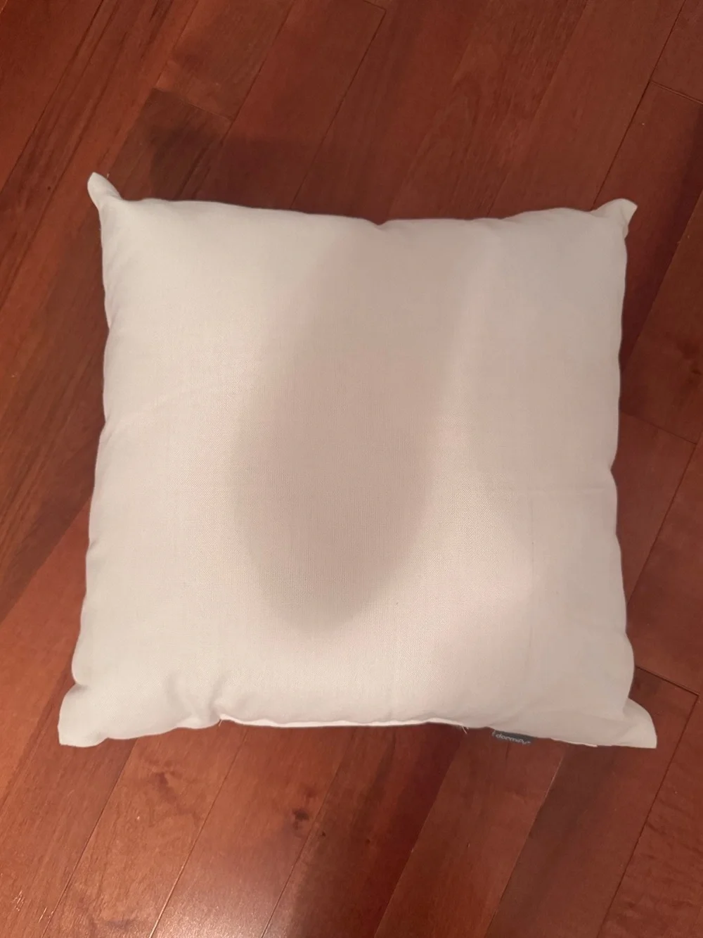Dormify white throw